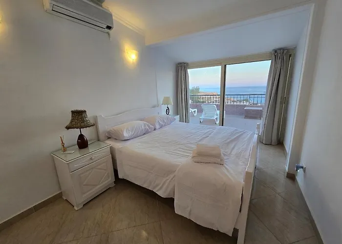 Stunning Sea View 3-bedroom With Private Terrace