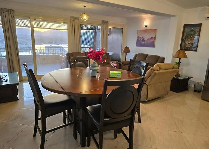 Stunning Sea View 3-bedroom With Private Terrace *