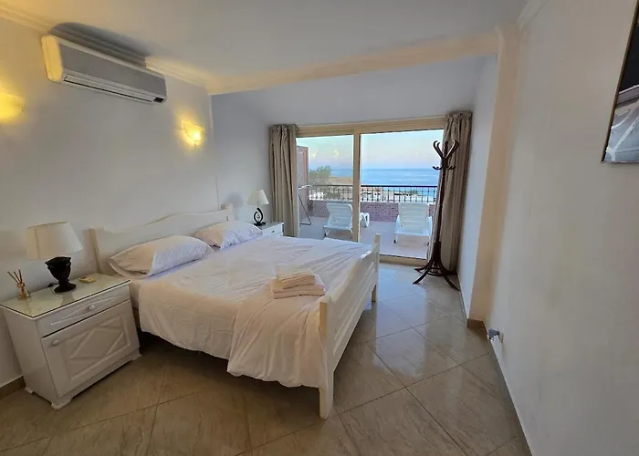 Daire Stunning Sea View 3-bedroom With Private Terrace